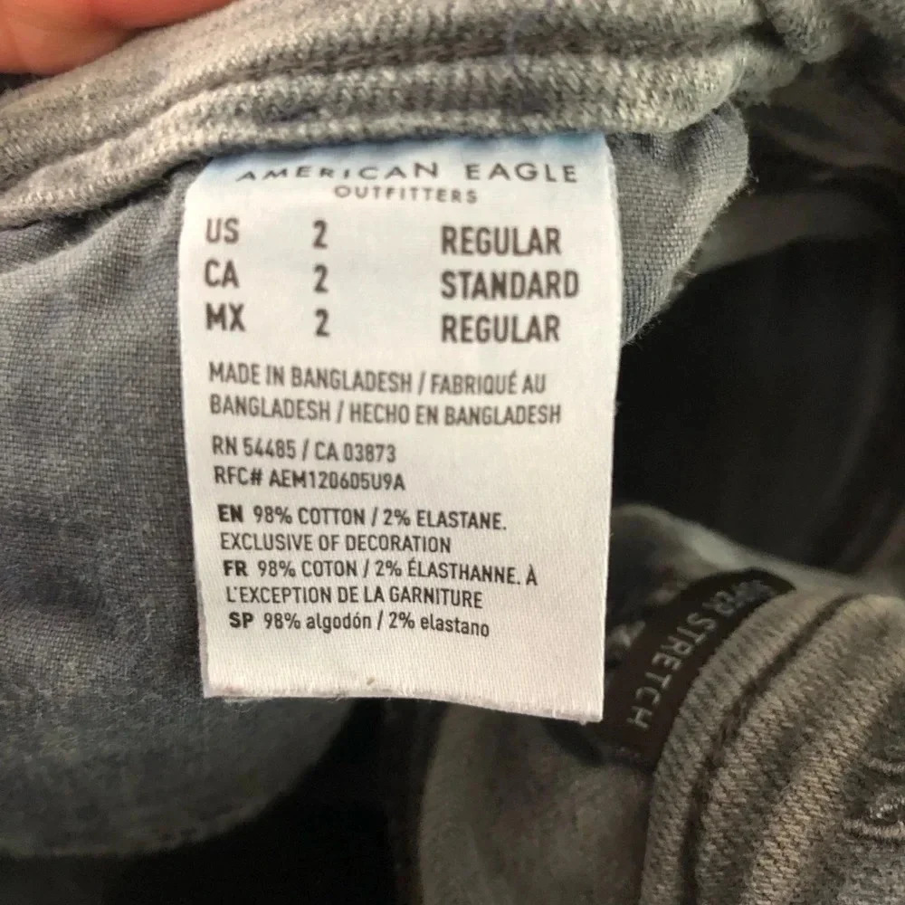 American Eagle Pale Gray High Waist Distressed Jeans Size 2 - Picture 4 of 5